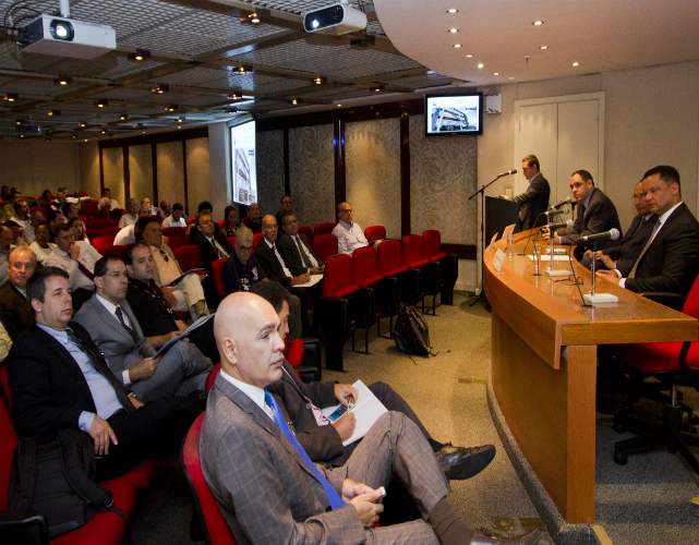 Evento reuniu organizaes do setor aeroporturio e empresas com oferta de solues em TI (Foto: Vincius Magalhes)