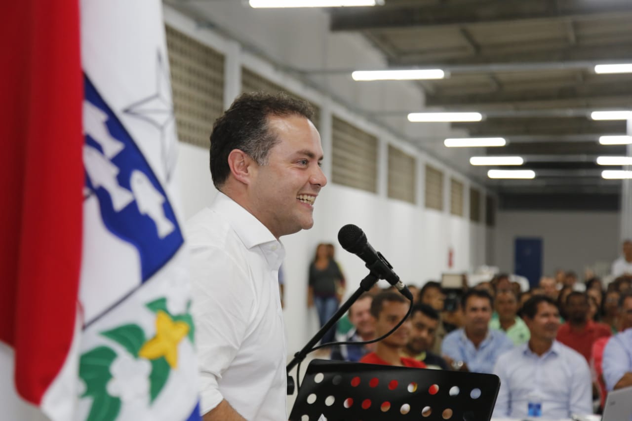Governador Renan Filho.